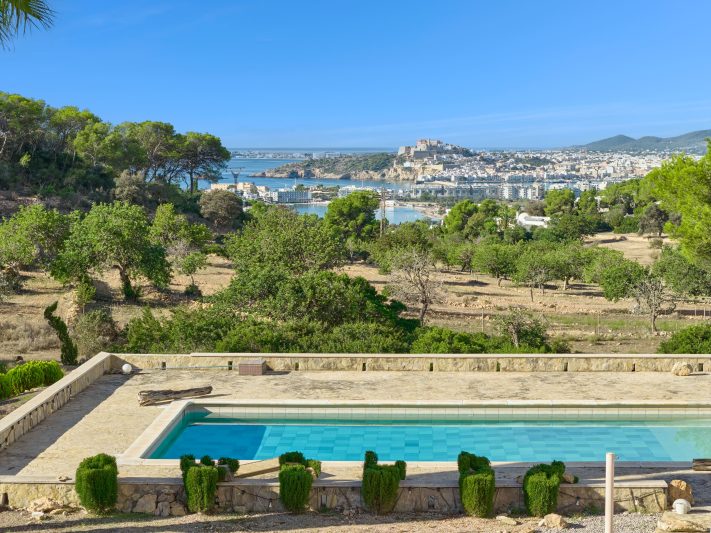 Großzügige Finca mit Meerblick nahe Ibiza-Stadt - 1