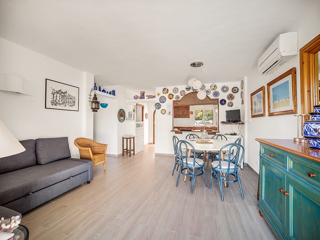 Lovely apartment steps from the beach - 13