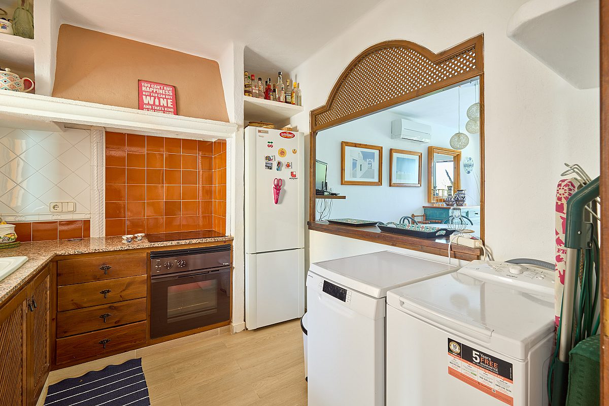 Lovely apartment steps from the beach - 14