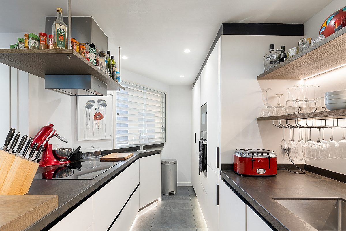 Elegante renovierte Wohnung mit großzügiger Terrasse, nur 100 Meter vom Meer entfernt - 16