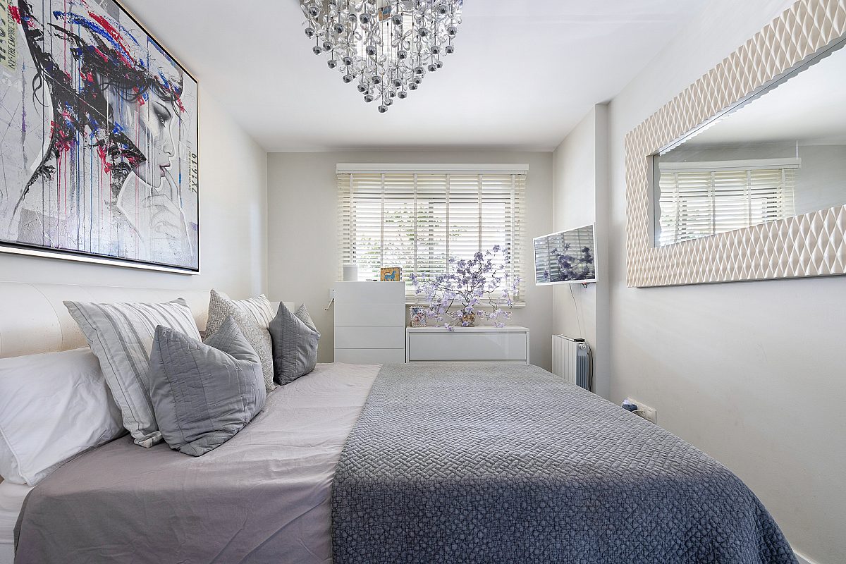Elegante renovierte Wohnung mit großzügiger Terrasse, nur 100 Meter vom Meer entfernt - 19