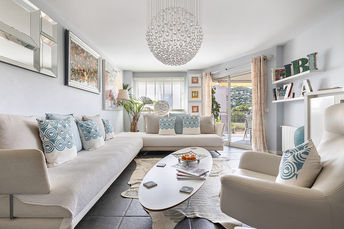 Elegante renovierte Wohnung mit großzügiger Terrasse, nur 100 Meter vom Meer entfernt - 6