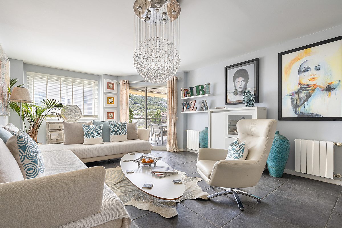 Elegante renovierte Wohnung mit großzügiger Terrasse, nur 100 Meter vom Meer entfernt - 7