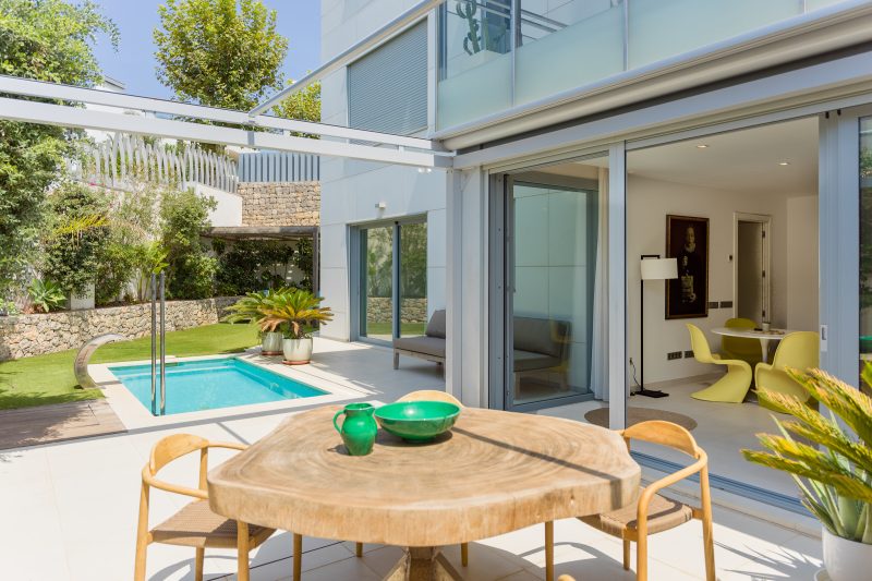 Exclusive residence with garden and private pool - 2