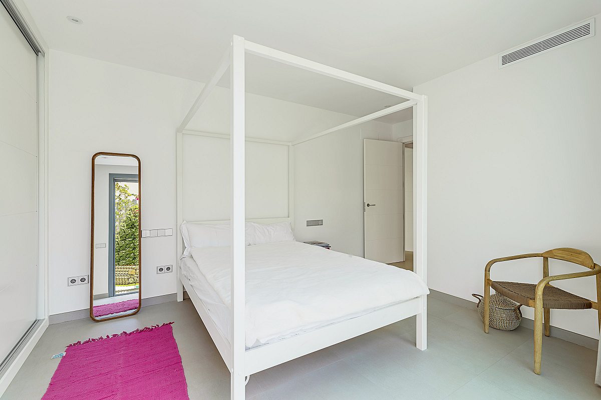 Exclusive residence with garden and private pool - 12