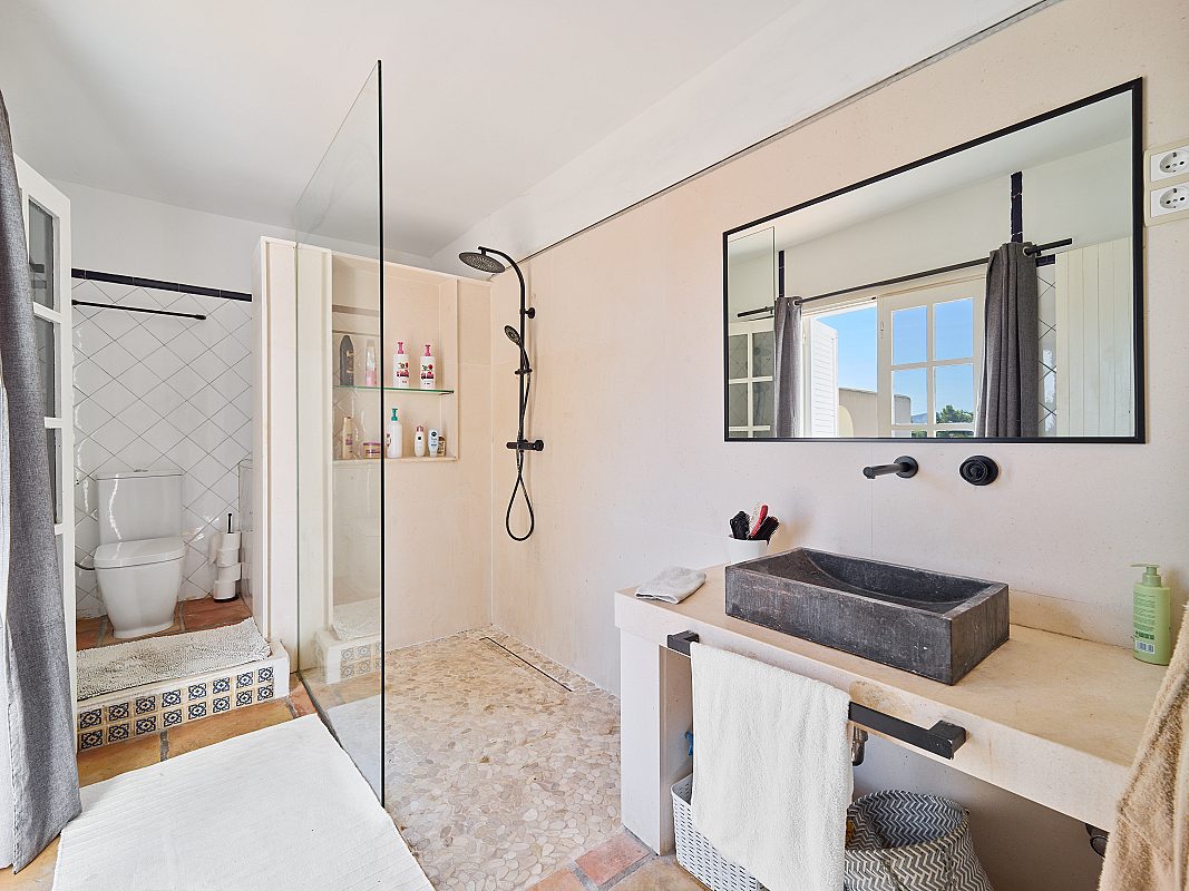 Authentic Ibicencan retreat in the heart of the Island with tennis court next to UNVRS - 17