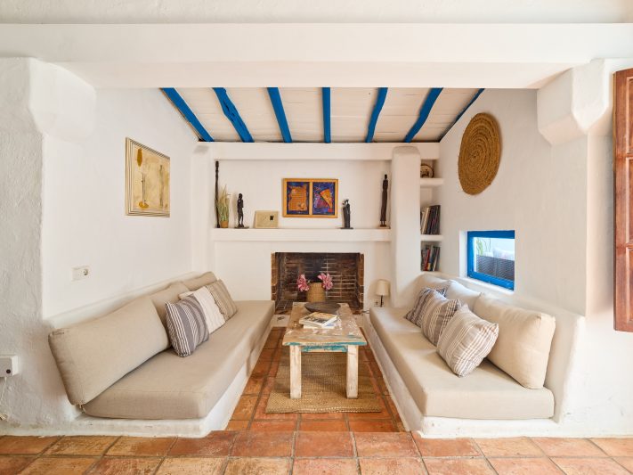 Authentic Ibicencan retreat in the heart of the Island with tennis court next to UNVRS - 2