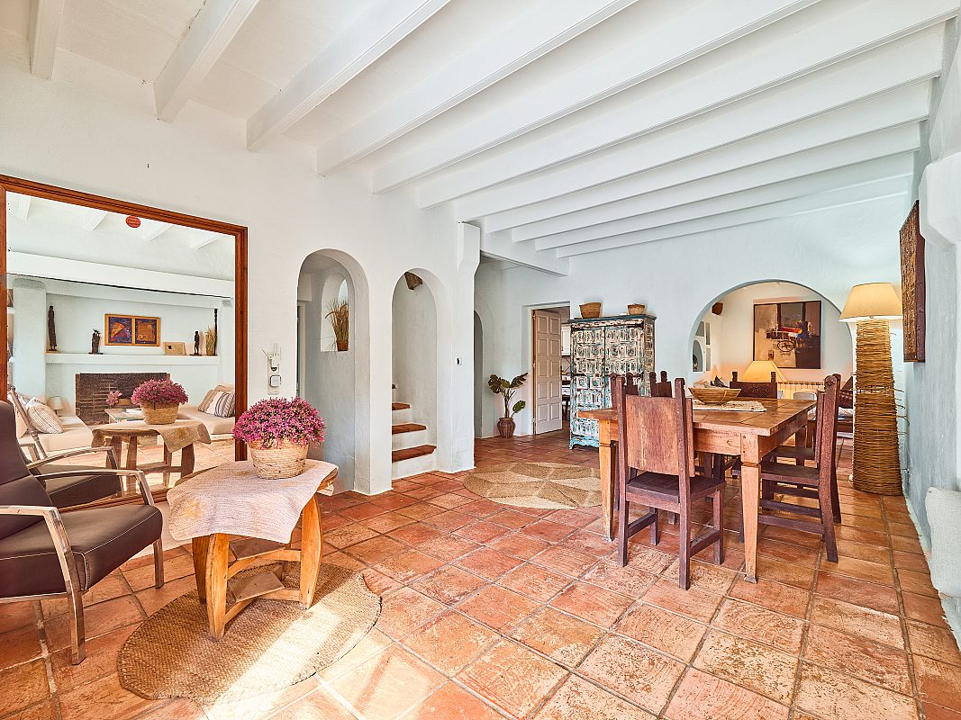 Authentic Ibicencan retreat in the heart of the Island with tennis court next to UNVRS - 9